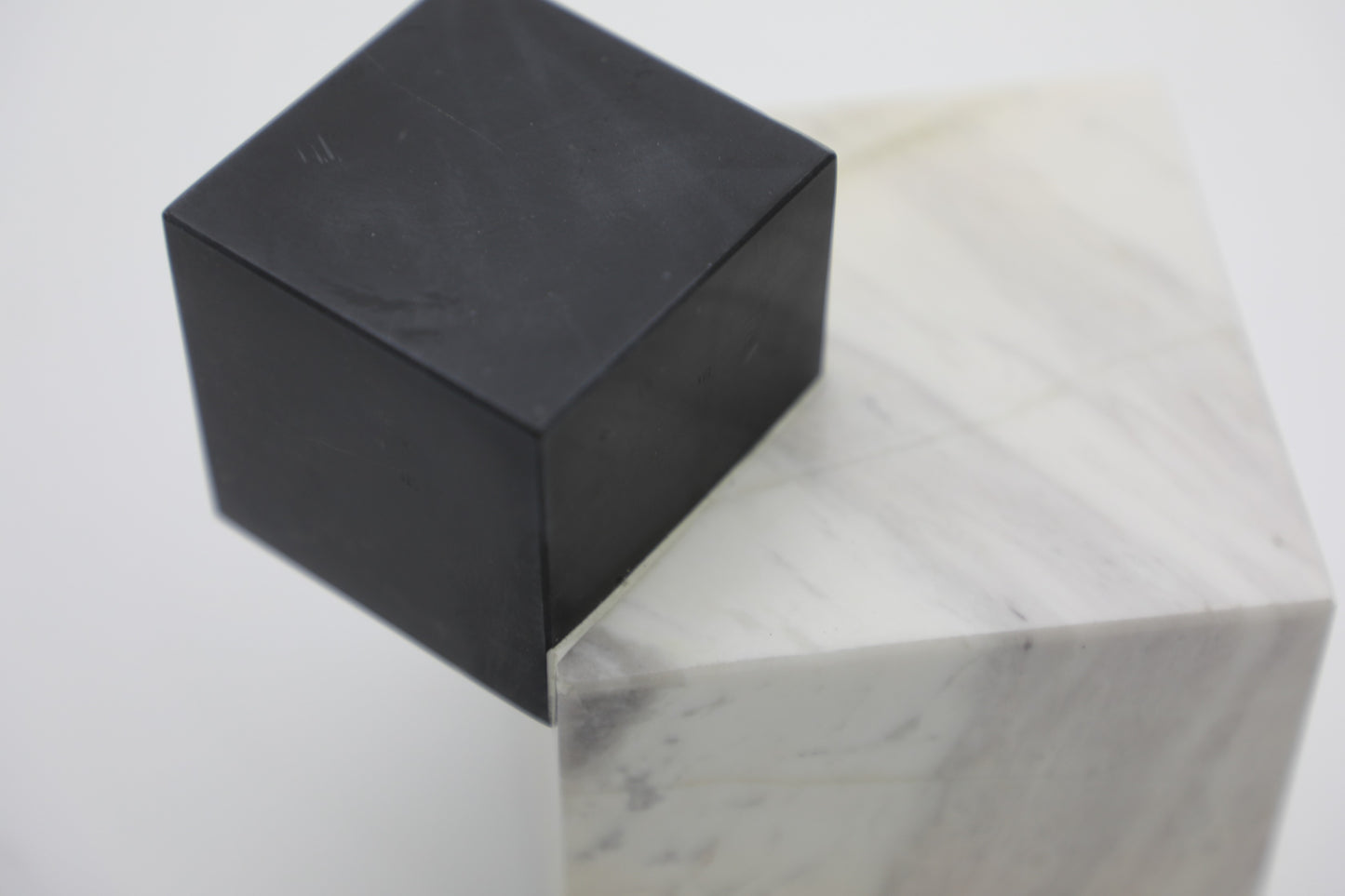 BLACK & WHITE MARBLE DESKTOP SCULPTURE