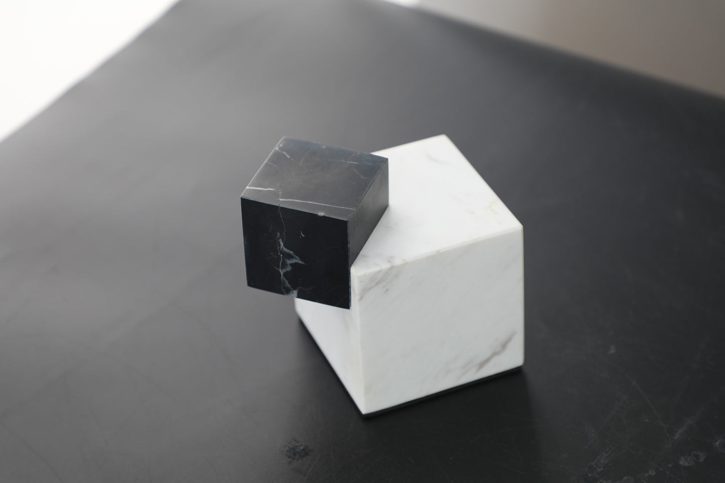 BLACK & WHITE MARBLE DESKTOP SCULPTURE