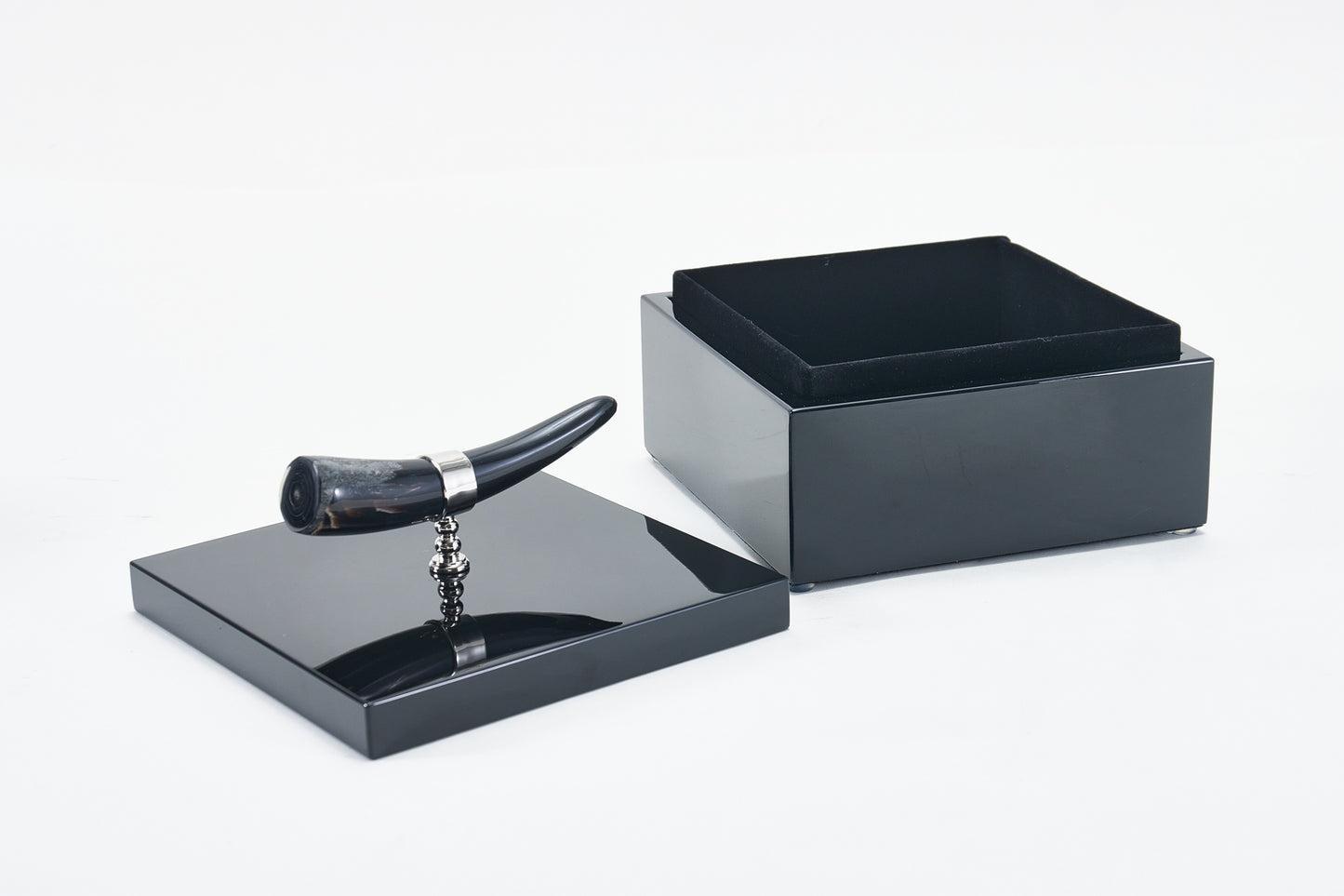 BLACK MDF & HORN SQUARE BOX WITH HORN HANDLE